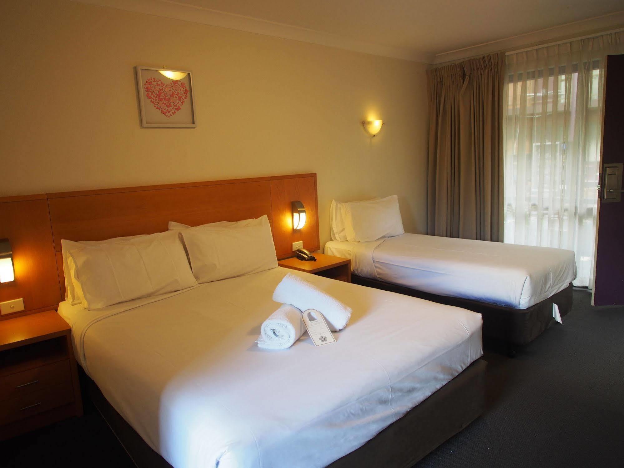 การ์เด้นลอดจ์ ซิดนีย์ Hotel ภายนอก รูปภาพ