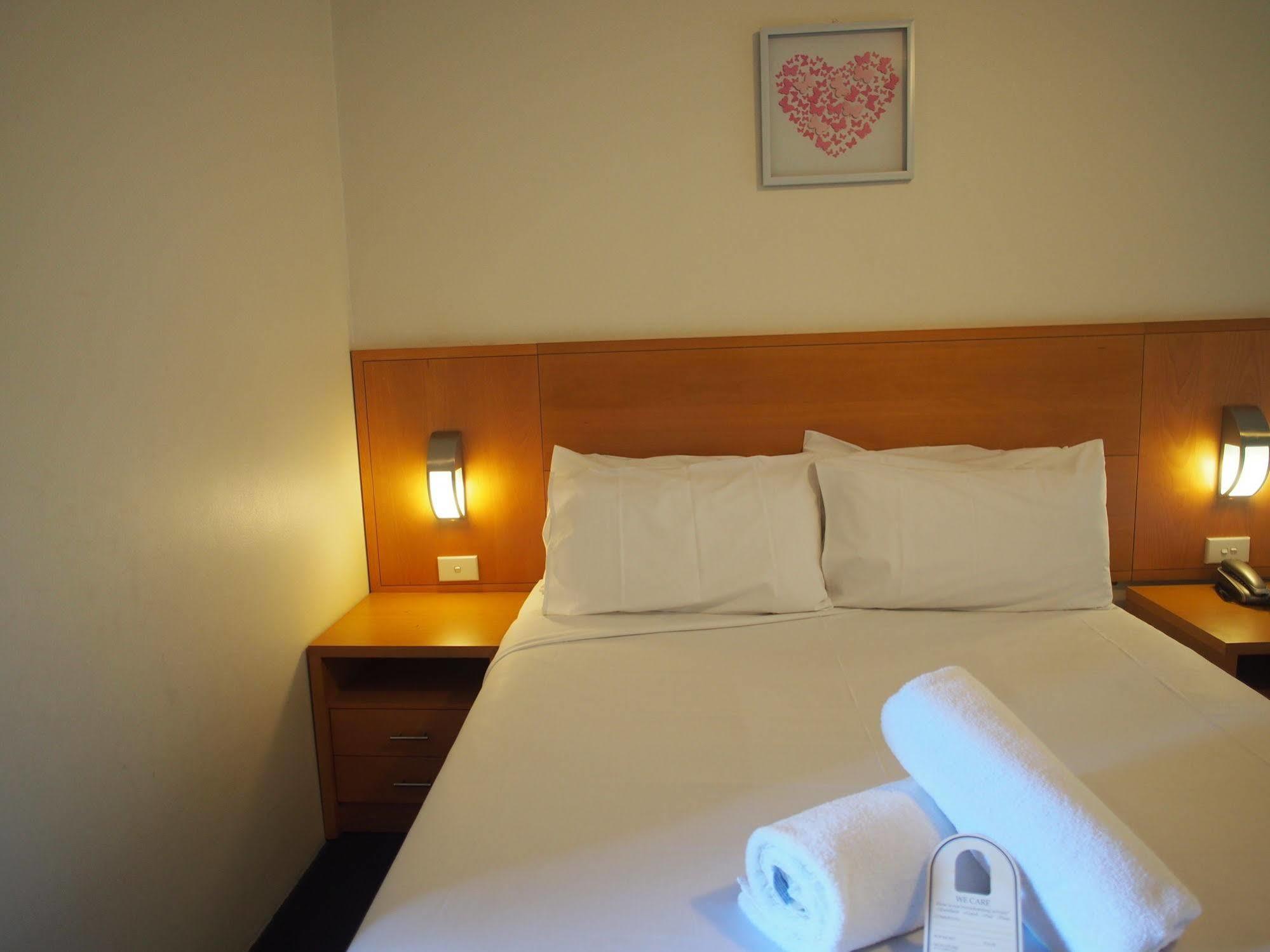 การ์เด้นลอดจ์ ซิดนีย์ Hotel ภายนอก รูปภาพ