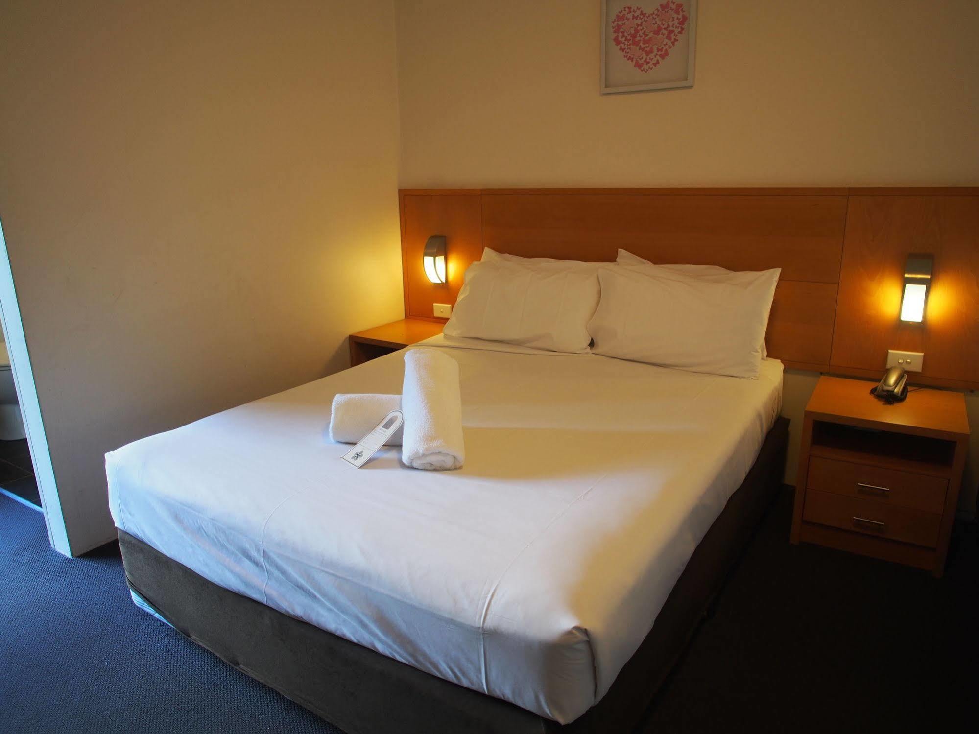 การ์เด้นลอดจ์ ซิดนีย์ Hotel ภายนอก รูปภาพ