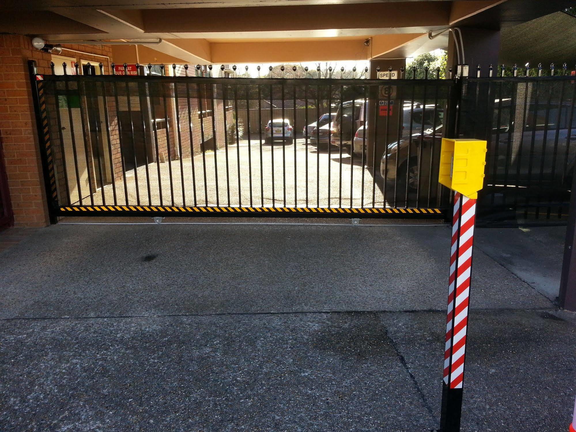 การ์เด้นลอดจ์ ซิดนีย์ Hotel ภายนอก รูปภาพ